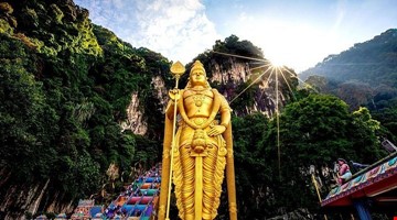 Una famiglia a spasso per l'Oriente