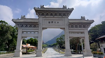 dalla Cosmopolita Hong Kong alla spirituale Bali