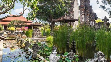 dalla Cosmopolita Hong Kong alla spirituale Bali